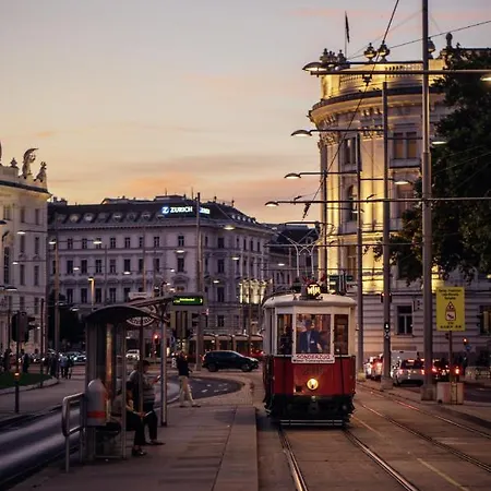 Henri Siebterbezirk Vienna