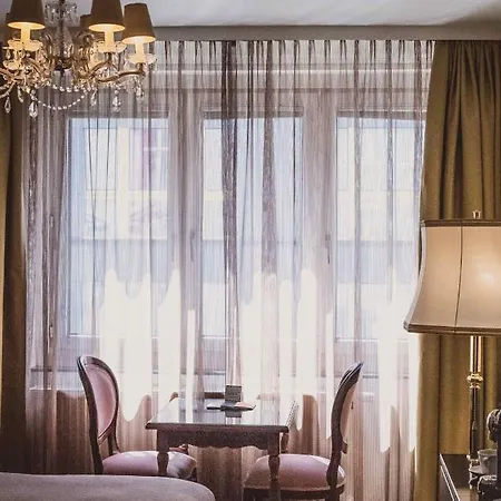Henri Siebterbezirk Hotel