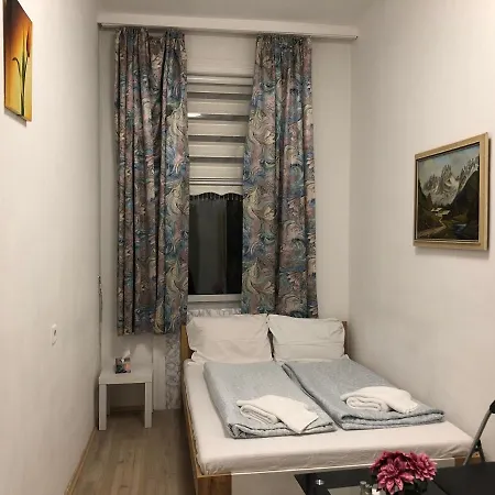 Apartment Convenient 3br Apt. Near Danube & Millenium Tower *