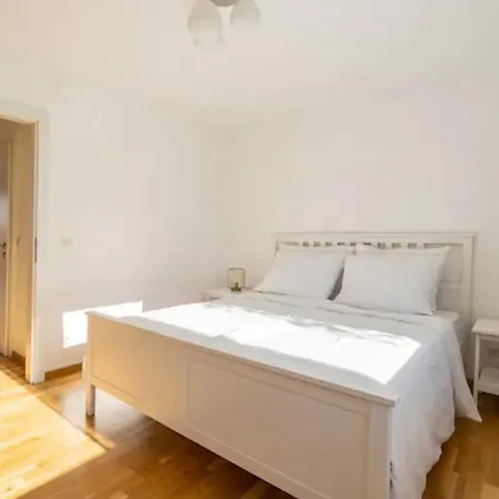 Near Lake Fully Furnished Beautiful Appartement