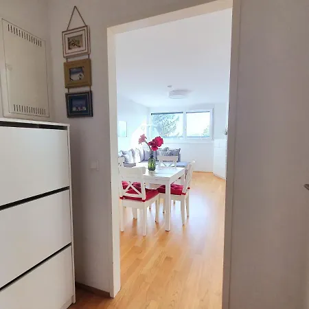 Apartment Near Lake Stylish & Fully Furnished