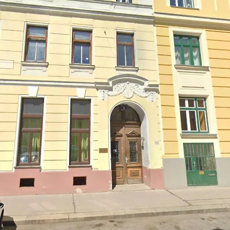 Apartment Convenient 3br Apt. Near Danube & Millenium Tower Vienna