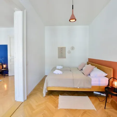 Beautiful Flat Next To Karlskirche Apartament Wiedeń