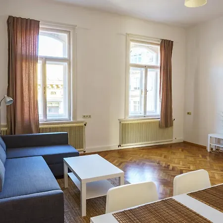 Living - Gumpendorfer Straße * Wien