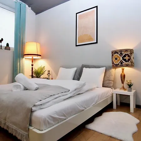 Apartment Artist In Center