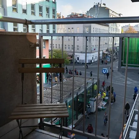 Pal's Favoriten Hostel *