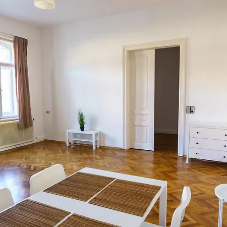 Apartment Living - Gumpendorfer Straße