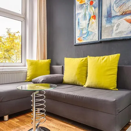 Elegant 2br Apt.- Suitable For Longstays Apartment *