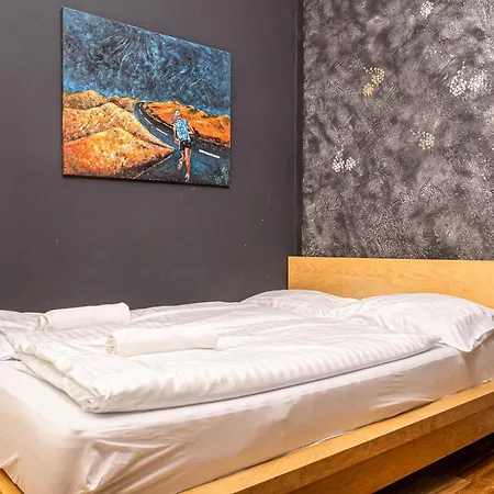 Elegant 2br Apt.- Suitable For Longstays Apartment