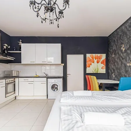 Apartment Elegant 2br Apt.- Suitable For Longstays