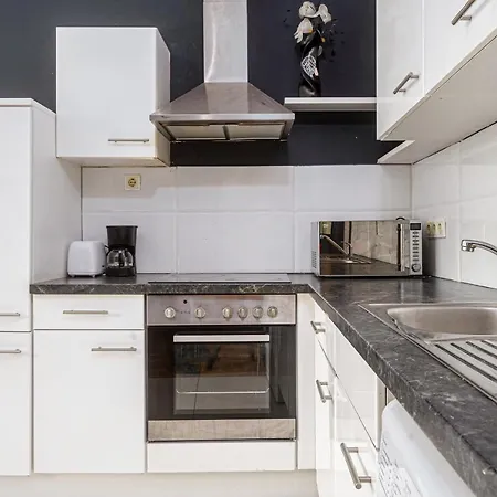 Elegant 2br Apt.- Suitable For Longstays Apartment