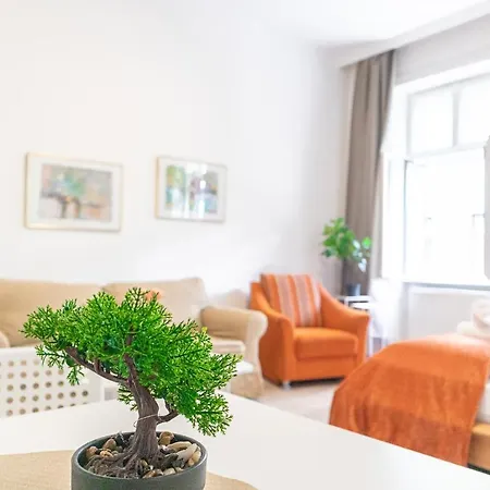 Gorgeous 2br Apt. Located And Spacious * Vienna