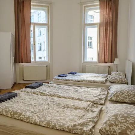 Living - Gumpendorfer Straße *