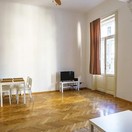Living - Gumpendorfer Straße