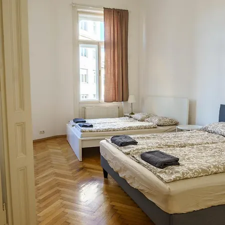 Living - Gumpendorfer Straße *