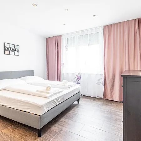Elegance By Jr City Apartment *