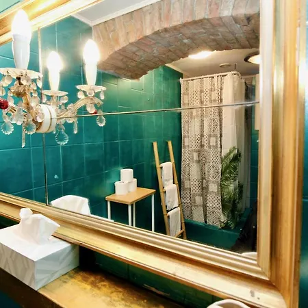 Apartment Artist In Center