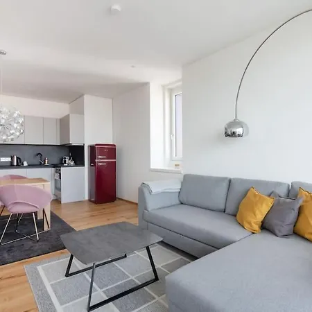 Lägenhet Hoch Hinaus, Neu Und Stilvoll Mit Pool Am Dach Wien