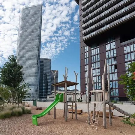 Hoch Hinaus, Neu Und Stilvoll Mit Pool Am Dach Lägenhet