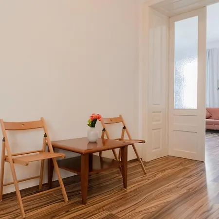 Apartment Bright & Stylish, 2 Neighboring - 4brs Vienna