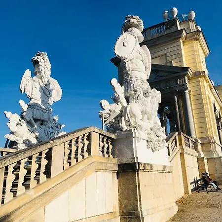Apartment Lovely Nest! Just Beside Schoenbrunn Palace And Zoo! Vienna