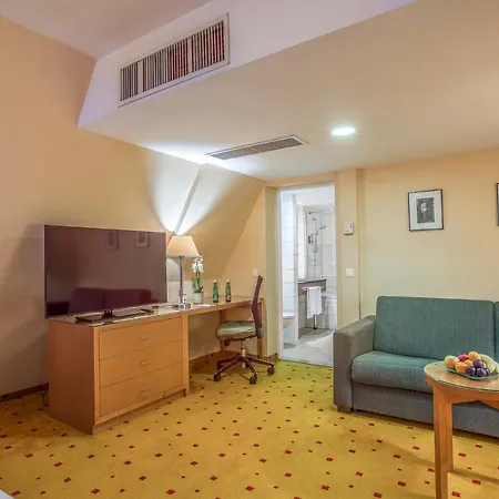 Hotell Courtyard By Marriott Schoenbrunn