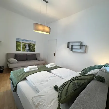 Spacious & Deluxe Big Near Prater