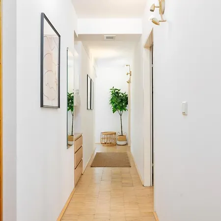 Lägenhet Penthouse, 3 Separate Bedrooms, 2 Min To U6 Nussdorfer Strasse *
