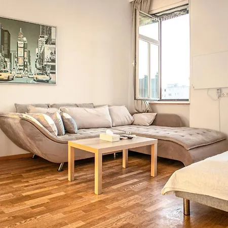 Joyful 2br Shared Near Millenium Tower & Danube River Guest house *
