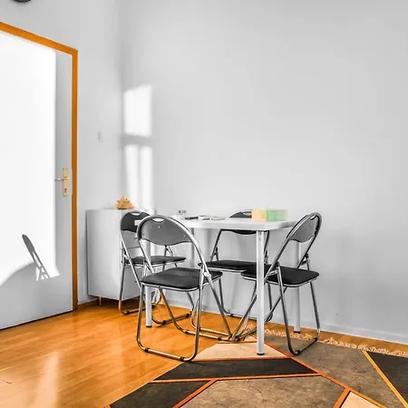 Joyful 2br Shared Near Millenium Tower & Danube River Guest house
