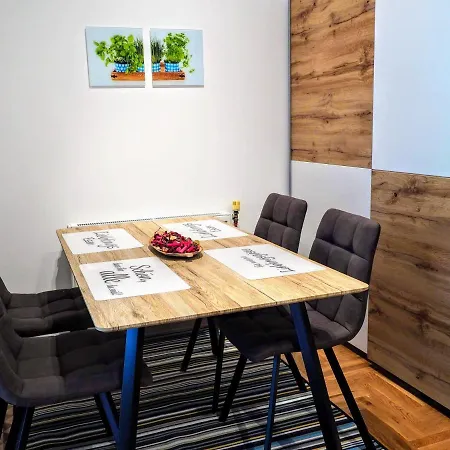 Schoenbrunn - Contactless 24h Check-in Apartment Vienna