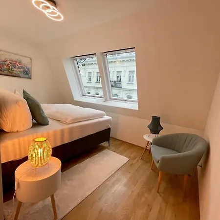 Apartment Wohnen Beim Hundertwasserhaus L Hg23