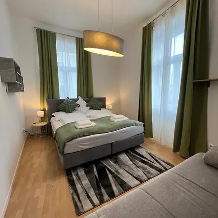 شقة Spacious & Deluxe Big Near Prater فيينا