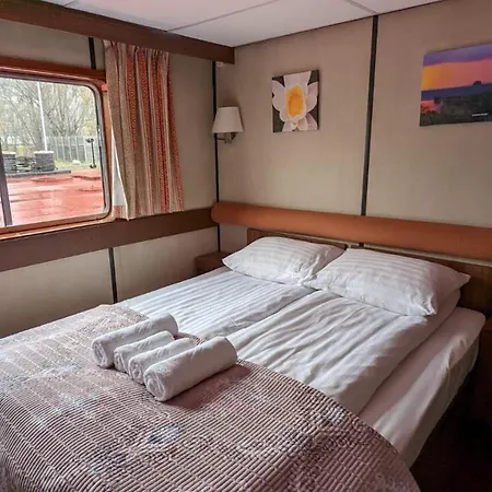 Ms Diana - Cruises Hotel en barco