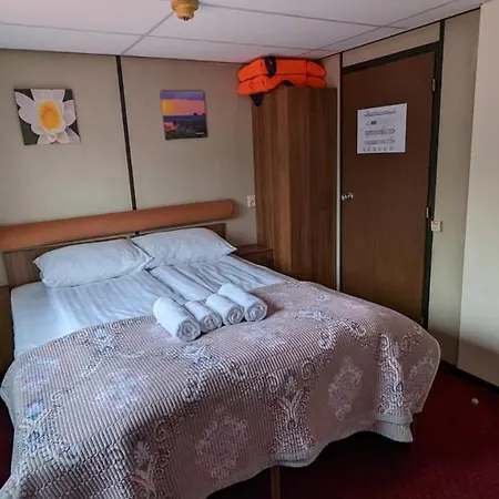 Ms Diana - Cruises Hotel en barco *