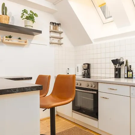 Lägenhet Penthouse, 3 Separate Bedrooms, 2 Min To U6 Nussdorfer Strasse *