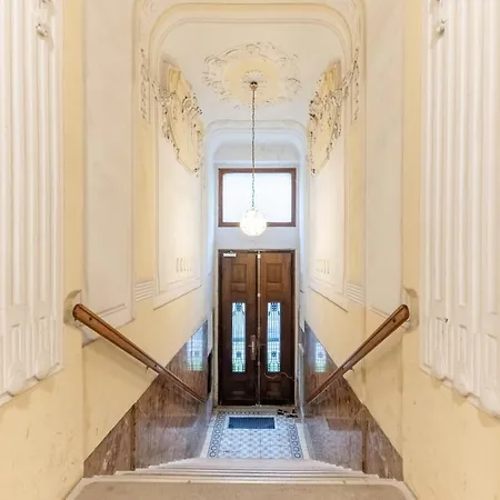 Penthouse, 3 Separate Bedrooms, 2 Min To U6 Nussdorfer Strasse Lägenhet