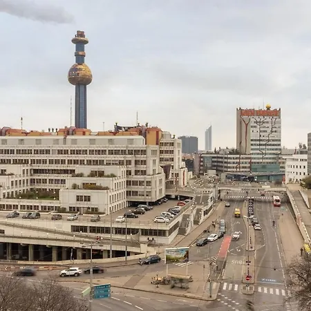 Penthouse, 3 Separate Bedrooms, 2 Min To U6 Nussdorfer Strasse Wien