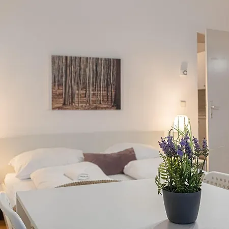 Pleasing 2br Apt.-perfect For Longstays
