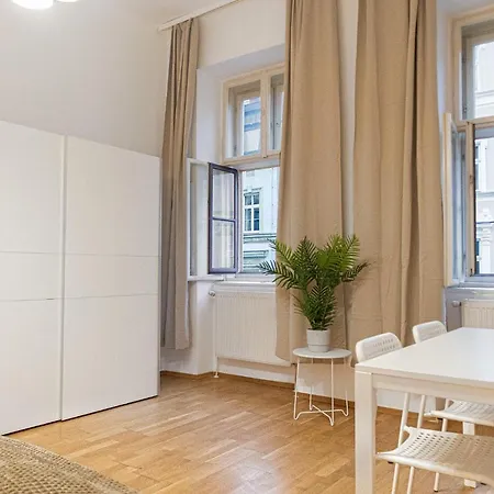 Apartment Pleasing 2br Apt.-perfect For Longstays