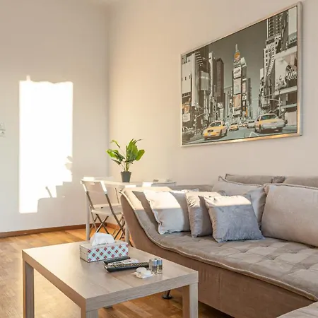Guest house Joyful 2br Shared Near Millenium Tower & Danube River Vienna