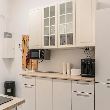 Guest house Joyful 2br Shared Near Millenium Tower & Danube River Vienna