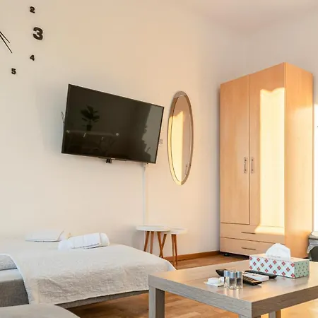 Joyful 2br Shared Near Millenium Tower & Danube River *