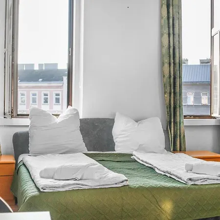 Guest house Joyful 2br Shared Near Millenium Tower & Danube River