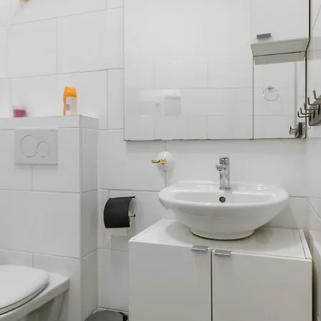 Guest house Joyful 2br Shared Near Millenium Tower & Danube River *