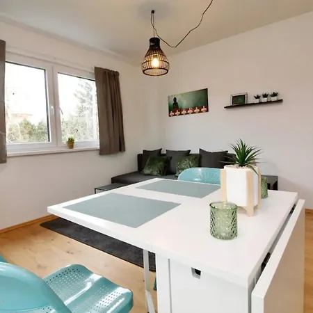 Modern Balcony With Free Parking فيينا