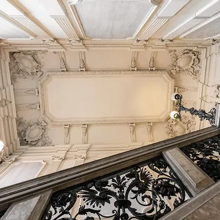 Noble Luxurious Palais