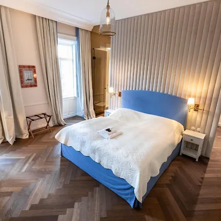 Noble Luxurious Palais *