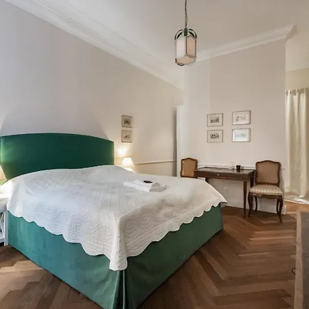 Noble Luxurious Palais