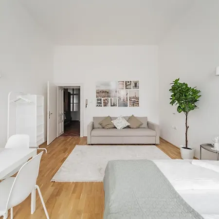 Stylisch In Vienna's 18th District Apartment *